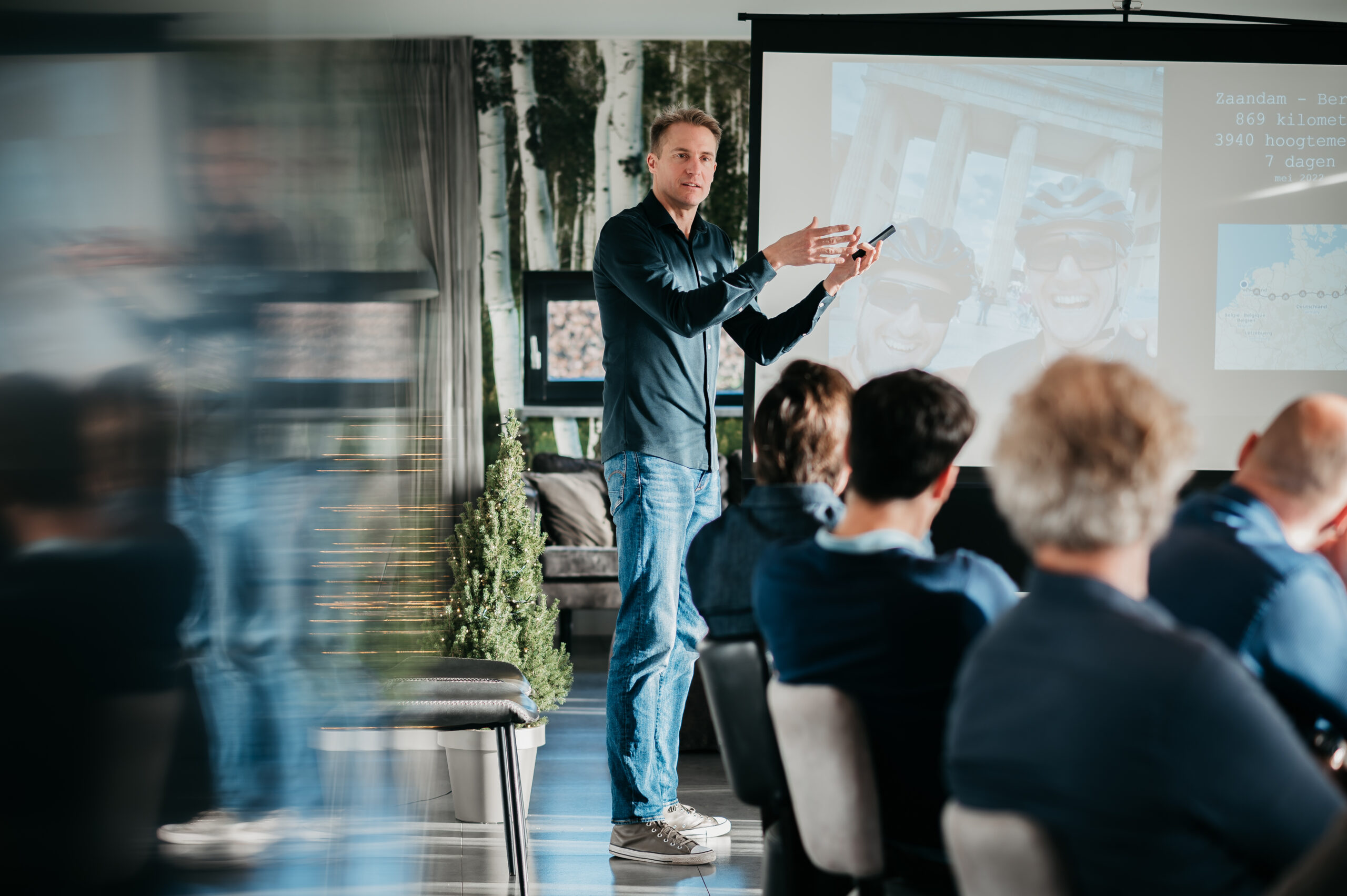 Inspirerende spreker Rik van der Woerdt deelt lessen uit reizen